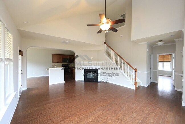 Photo - 1112 Garden Square Ln