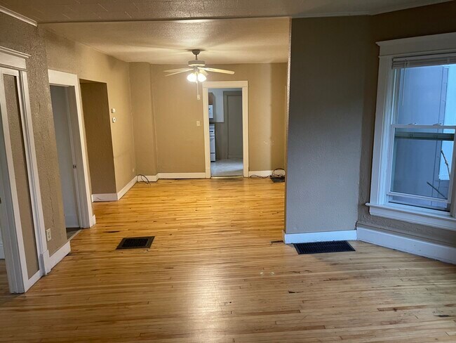 806 Scott Ave Unit 806
