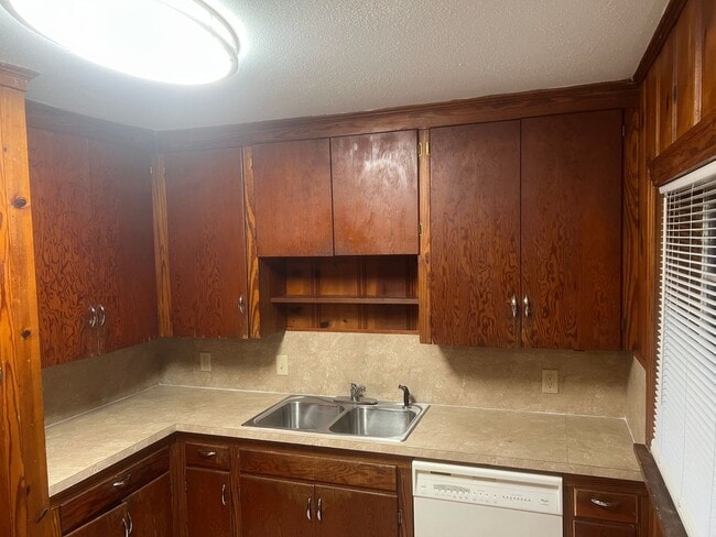 Photo - Charming 3 Bed 1 Bath Home