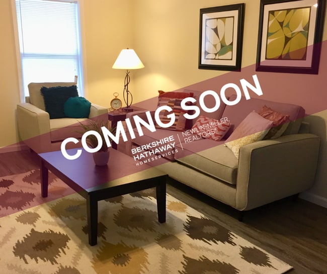 Building Photo - Settle in and cozy up in this comfortable lower-level two-bedroom apartment.