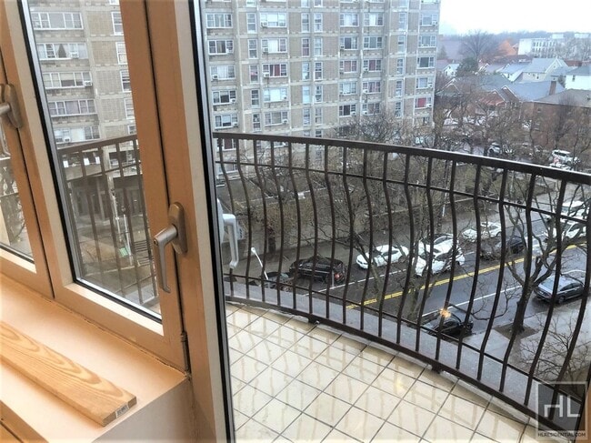 Photo - 3030 Middletown Rd Unit 7D