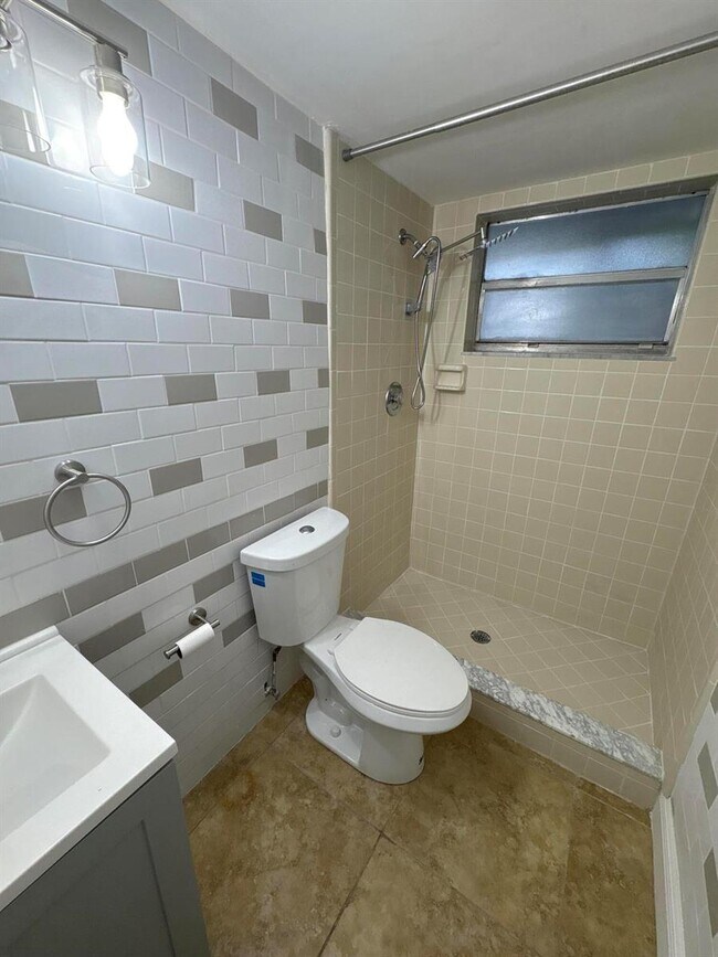 Photo - 1751 NW 75th Ave Unidad 114