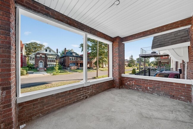 Photo - 2025 Calvert Ave