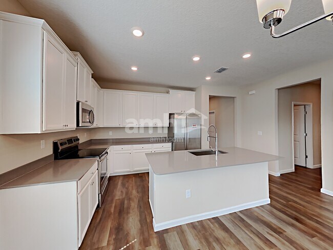 Photo - 185 Spruce Point