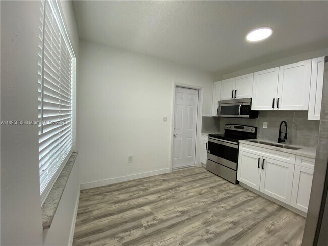 Photo - 44 NW 44th St Unidad 44