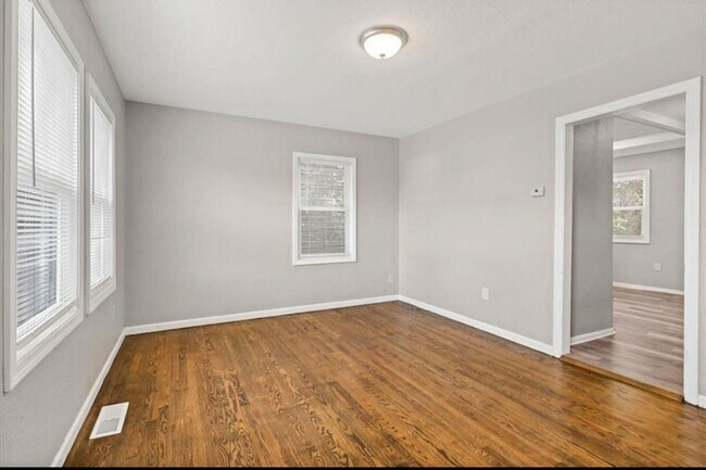 Photo - 2 bed one bath very nice house