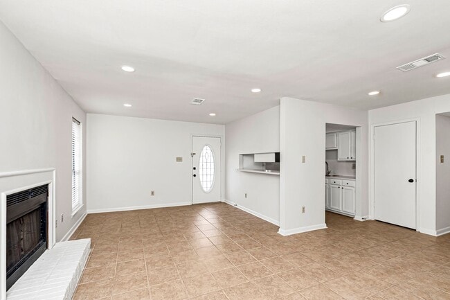 Photo - 3 Bedroom in the Hospital District