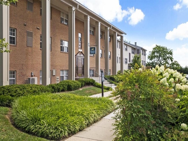 Building Photo - Stevens Walk Rental