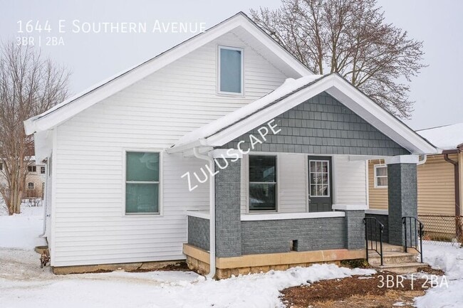Building Photo - 1644 E Southern Ave