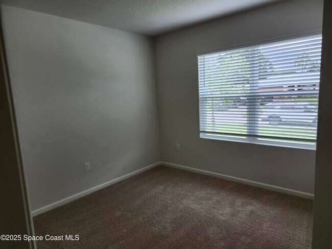 Photo - 450 Awin Cir SE