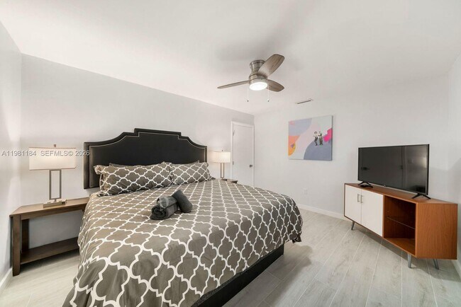 Photo - 5035 NW 5th Ave Unit 5035