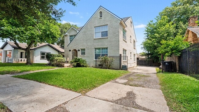 Building Photo - 3005 Arbor St