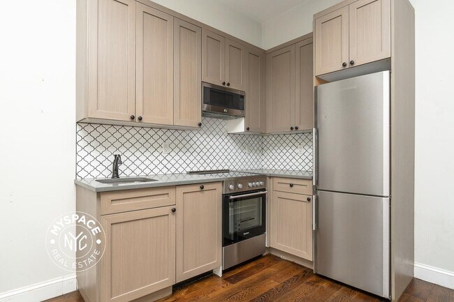 Photo - 60-80-80 Myrtle Ave Unit 3d