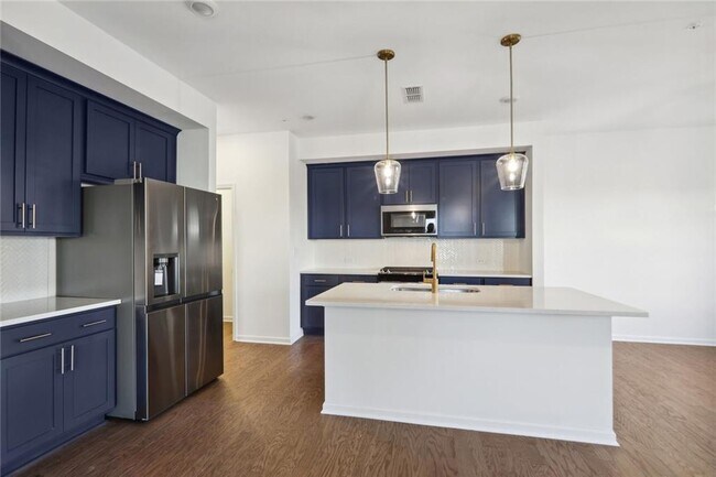 Photo - 727 Carmes Dr