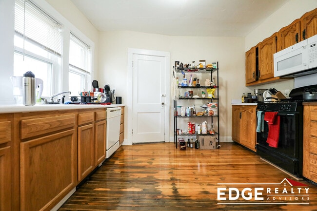 Photo - 39 Nottinghill Rd Unit 2