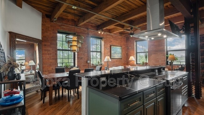 Photo - 6533 E Jefferson Ave