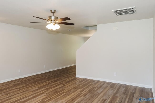 Photo - 204 Farmington Dr