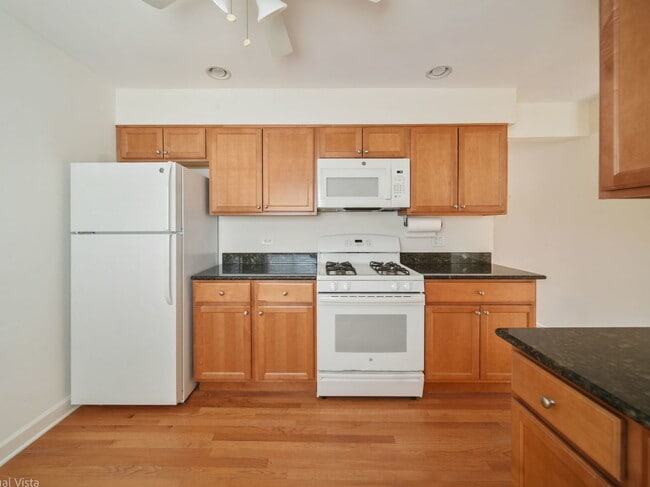 Photo - 482 E Vallette St