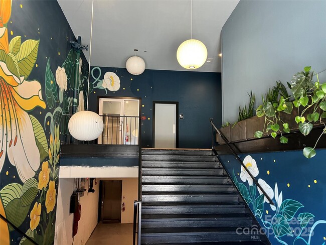 Building Photo - 1001 West Ave NW Unit 1