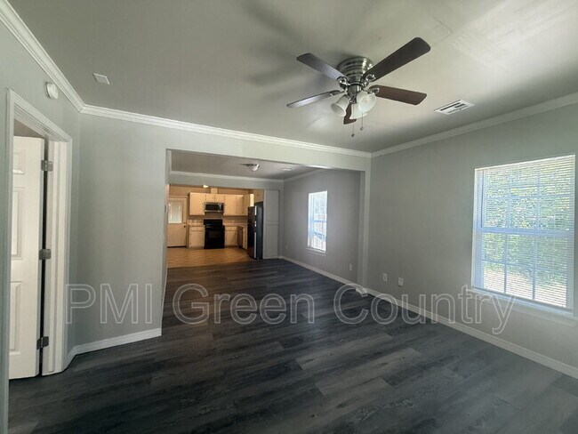 Photo - 519 E Zion St