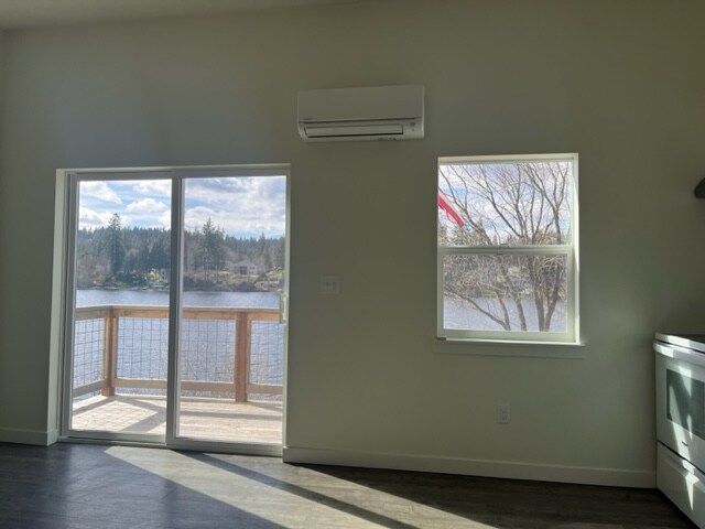 Photo - 6670 Long Lake Rd SE