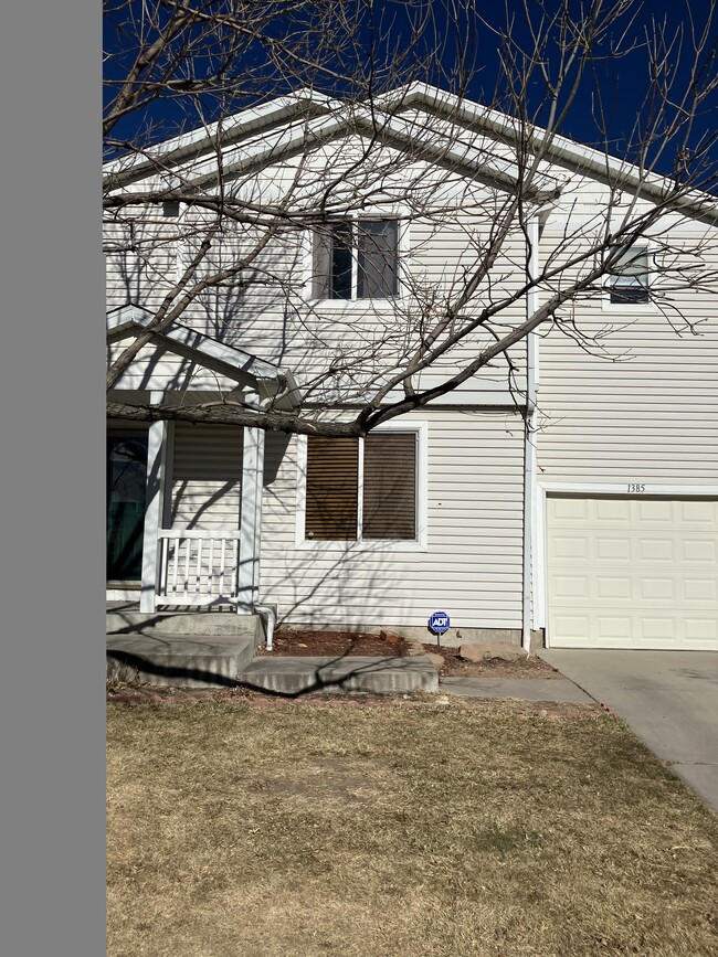 Photo - 1385 waxwing ave