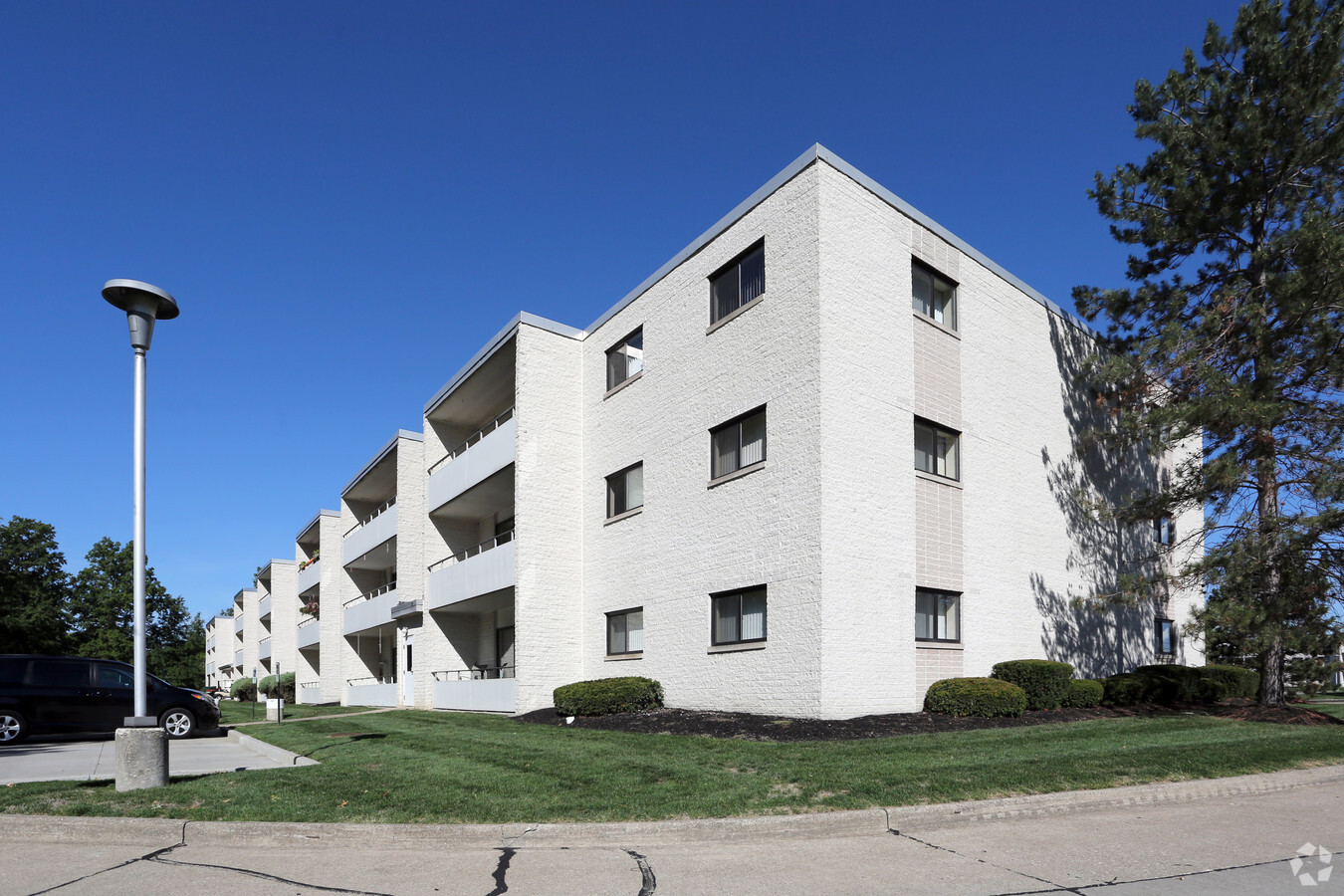 Stone Pointe Apartments - Stone Pointe Apartments