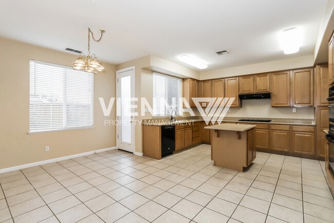 Photo - Beautiful 4 Bedroom + Study in Desirable Neighborhood