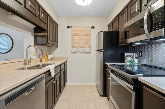 Photo - 5011 Sharon Rd