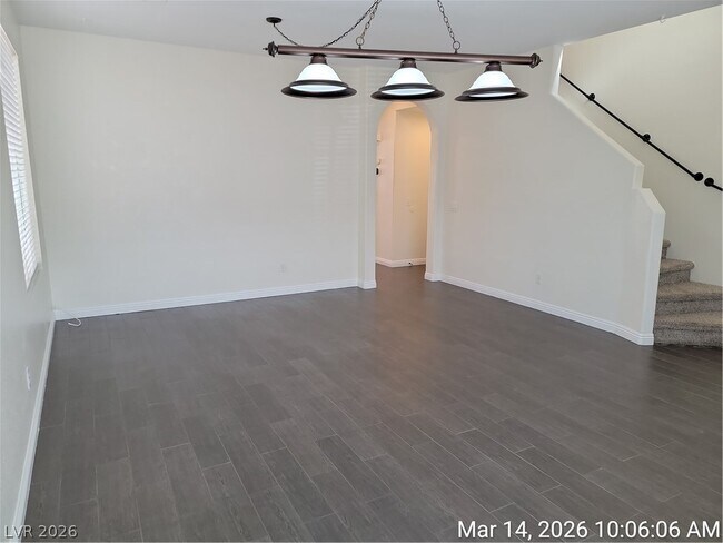 Photo - 998 Lone Pine River Ave