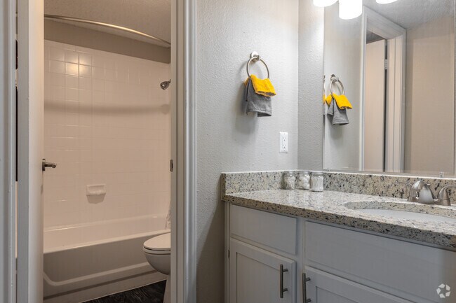 B1R - Master Bathroom