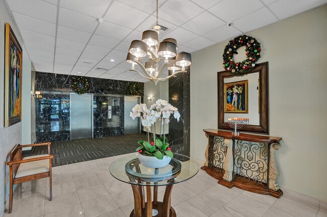 Photo - 1401 S Ocean Blvd Unidad Emerald Towers