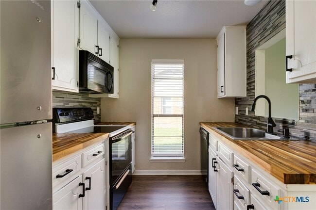 Building Photo - 3008 Belmont Dr Rental