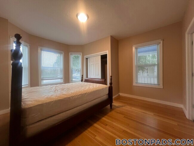 Photo - 816 River St