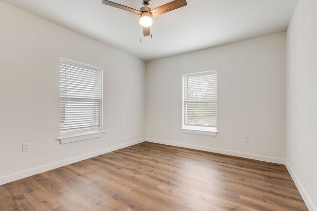 Photo - McILVAINE DUPLEX Unit 918-M