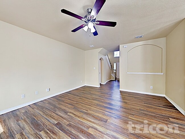 Photo - 2146 Cimarron St