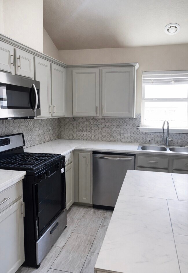 Photo - 1035 Auburn View Ln