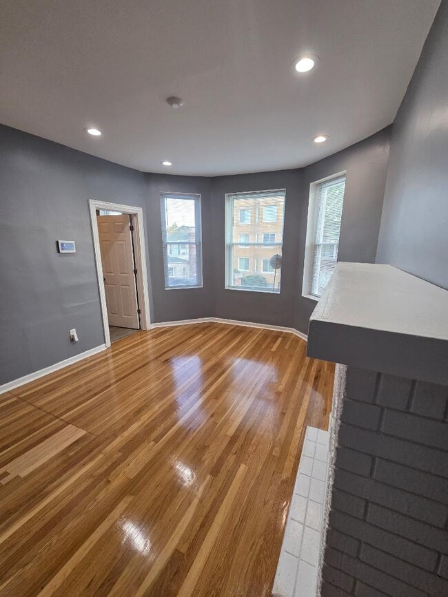 Photo - 4940 W Van Buren St