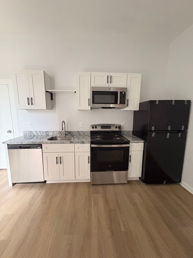 Building Photo - 2633 N Charles St Unit 1