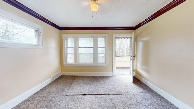 Photo - 3045 E 130th St Unidad 2