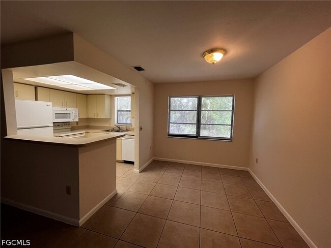 Photo - 919 SE 8th Terrace Unit 7
