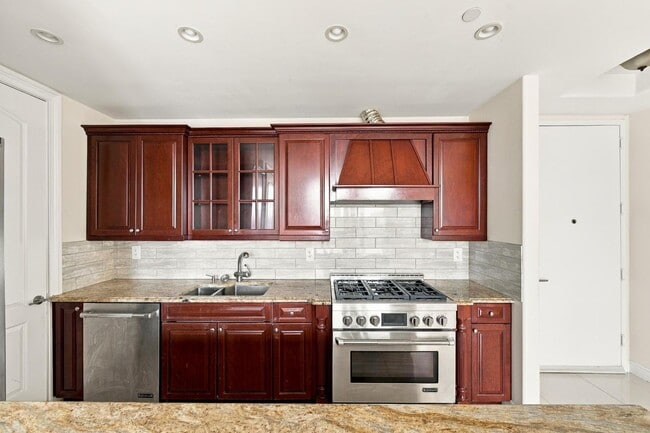 Building Photo - 63-36 99th St Unit Millennium 99 - 8D