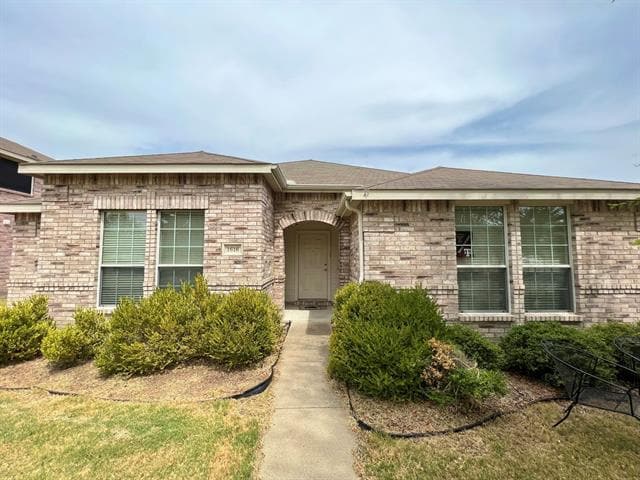 Building Photo - 1616 Logan Dr Rental