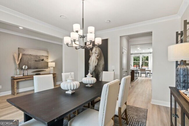 5015 Kennison Wy
