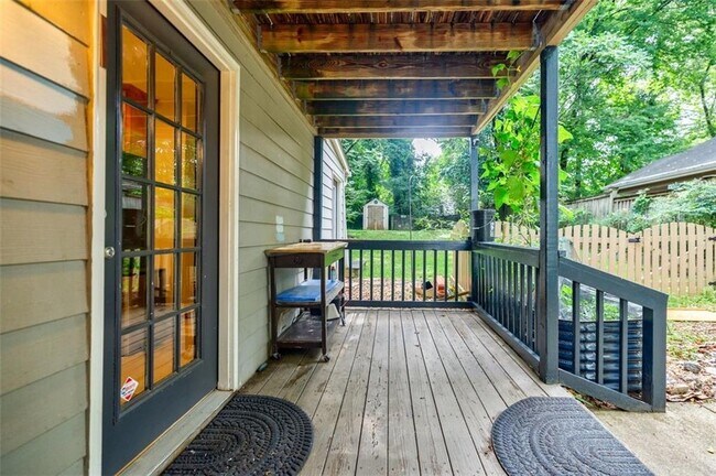 Photo - 183 Locust St NE