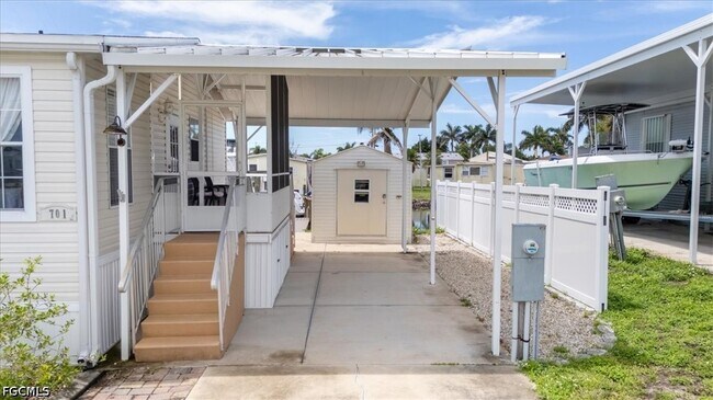 Photo - 701 Coral Dr