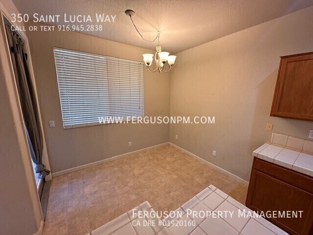 Photo - 350 St Lucia Way