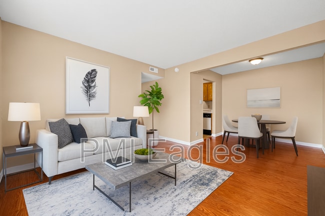 Building Photo - 263 White Oak Rd Unit C