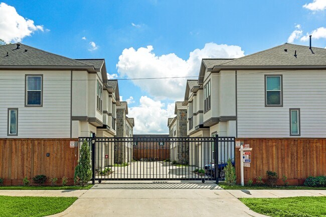 Photo - 4861 Benning Dr