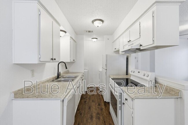 Photo - 5104 Herrick Ct